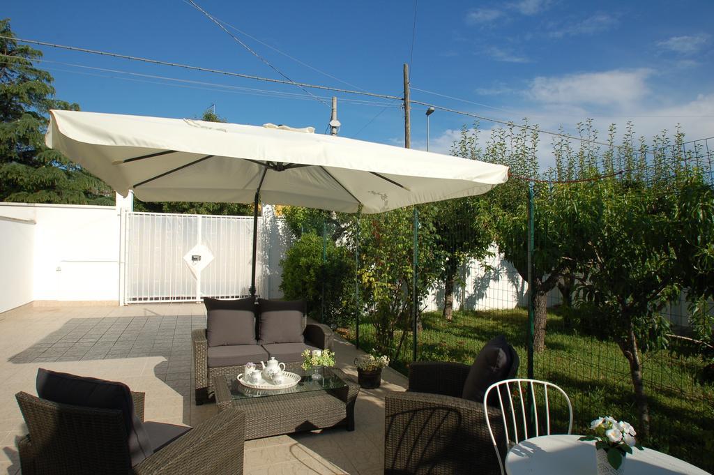 Giardino Dei Frutti Bed and Breakfast Bari Eksteriør billede